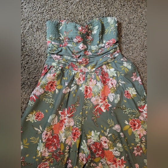 Floral Jumpsuit Medium - Picture 2 of 2